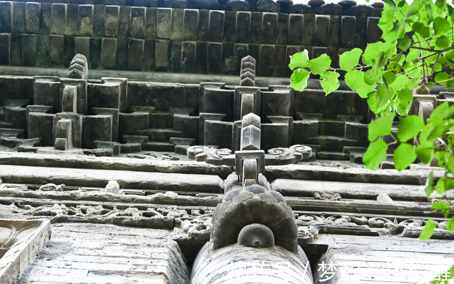 太原|山西特别的一对古塔,屹立在太原街头400多年不倒，现成为城市地标