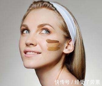 妆容 气垫和粉底液怎么选?原来它们有这3点区别,难怪会经常脱妆!