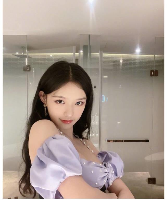 林允cos沉睡魔咒女巫