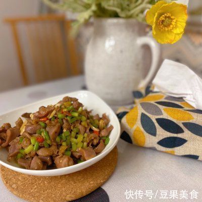 快手|十分钟快手菜爽脆双椒鸡胗（爆辣），比外卖强