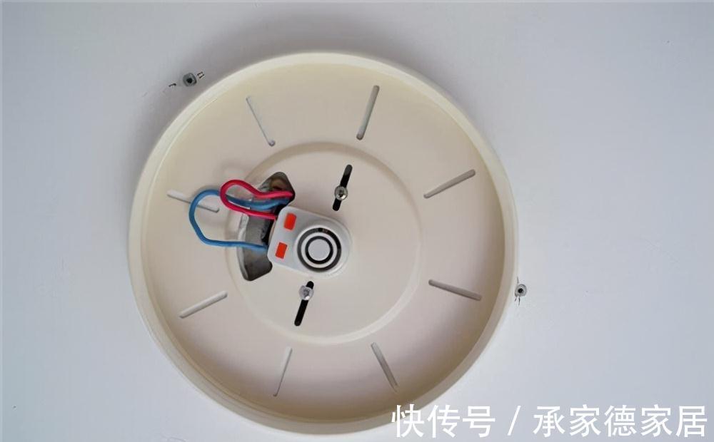 安装|家里安装吸顶灯时,一定要注意这3个地方,操作简单却很重要