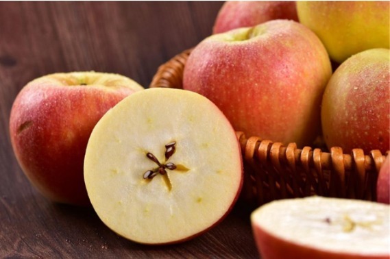 安稳期|晚上吃苹果“赛砒霜”，医生是好是坏，今天告诉你答案