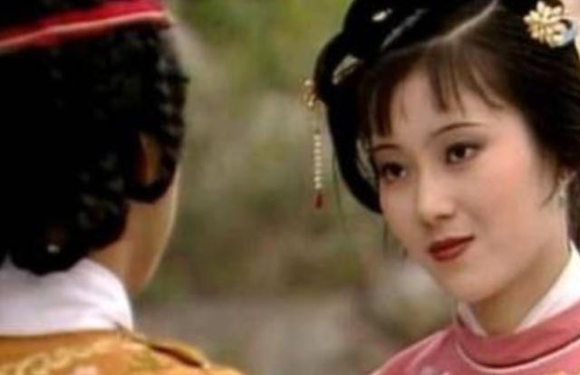 碧玉佩!邢岫烟和宝玉同一天生日,那么这两人有什么特殊关系