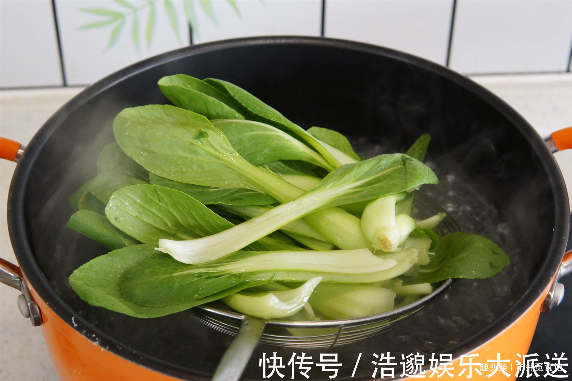 用清水洗青菜,相当于没洗,学会小妙招,农药污垢轻松泡掉