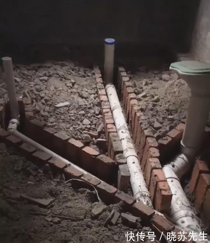 水管|水电工这样给我家布置下水管道，真的让我很满意不得不竖起大拇指
