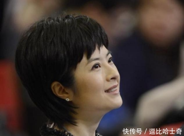 主持人|央视名嘴张泉灵,因为生病辞职,后投资年轻小伙成富豪