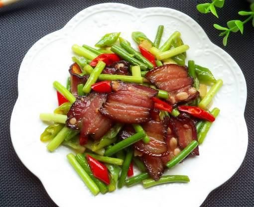  美食|美食推荐：蒜苔炒腊肉、青椒肉丝、泡椒凤爪、干烧鲫鱼