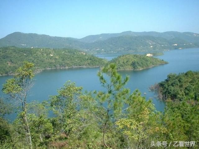 黃山頭風景區:位於鄂南湘北邊界公安縣,石首縣,安鄉縣,津市四縣市結合