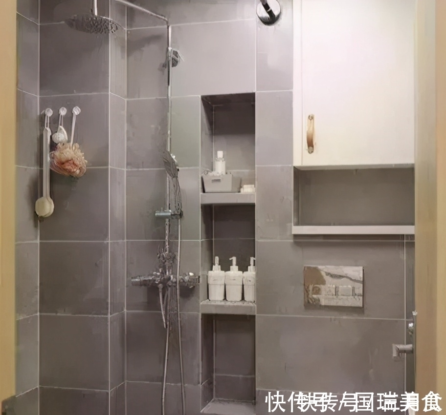 齐家|卫生间不要再装置物架了,看看我家这样装,砖砌的更实用省钱