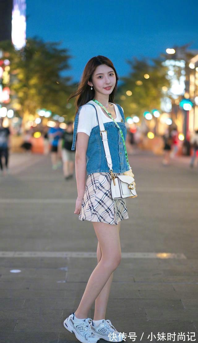 一字带|简约风格的一字带细跟凉鞋,搭配牛仔裤,就能展现女生的卓越风姿