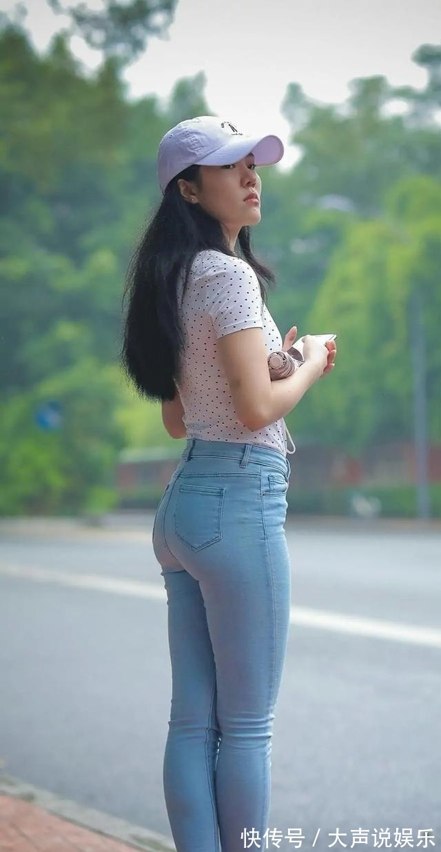 咖啡色 高颜值打底裤让你美成仙，用心去搭配，有点新奇！