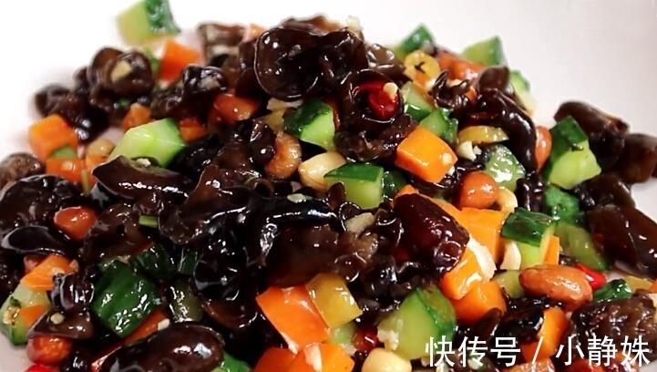 黄瓜丁|大厨教你凉拌木耳最好吃的做法，清爽可口，营养美味，上桌抢着吃