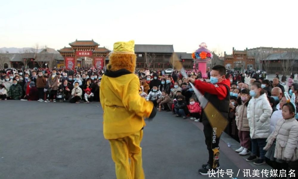 春风|忻州古城北城门广场精彩民俗文艺表演引来游人驻足