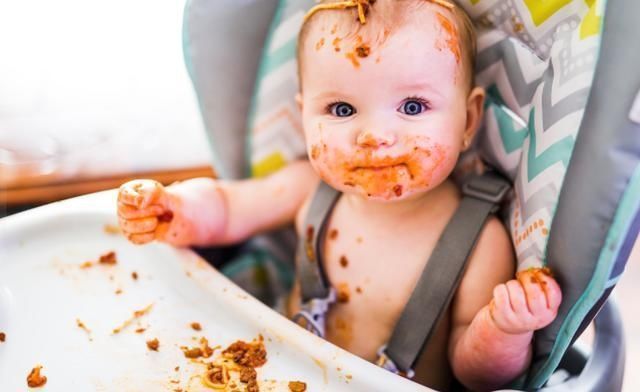 教养|“饭桌教养”决定孩子的未来,出现这3种行为时,家长要引起重视