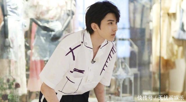 奔跑|《奔跑吧》品牌撕裂环节又回来了,蔡徐坤秒撕裂郑恺,惨的是他