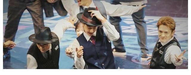 《街舞4》：“一波王炸”全员晋级，张艺兴现场被催婚