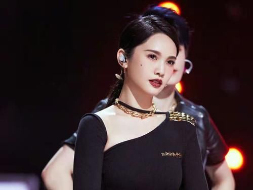 乘风破浪的姐姐总决赛:那英吉克隽逸获奖,周笔畅杨丞琳后来居上