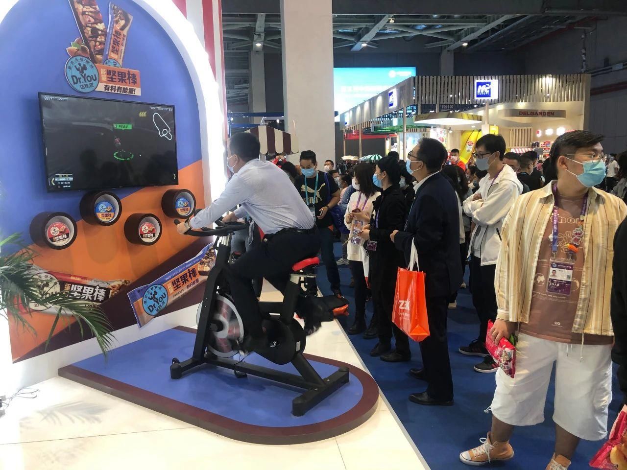 了进|青浦企业居然把摩天轮、石库门搬进了进博场馆