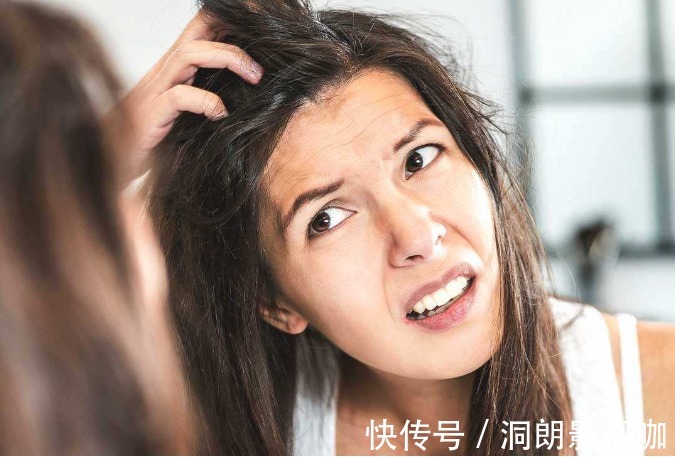 衰老|女性即将衰老时,3个地方会“变大”,若一个没有,说明还很年轻