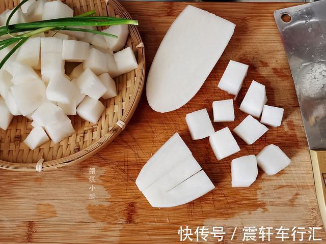 红烧酱油|1个萝卜简单2步，红烧做法简单，萝卜不油不腻，香软入味超下饭