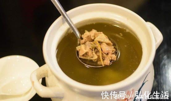 小肖|后悔!14岁男孩身高158厘米不再长高,只因妈妈喂他吃了这个!