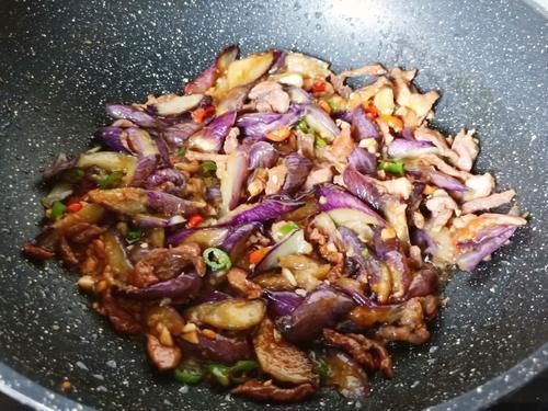 茄子块|蒸茄子，切记别直接上锅蒸，多加1步，茄子鲜嫩入味不变色，真香