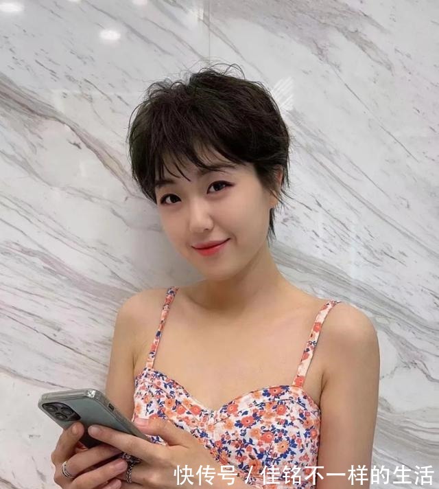 发量 女发这样做,没想到如此美,是该换一换自己的发型了!