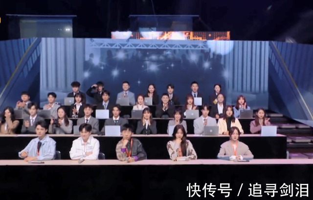 谢娜怀|《快本》召开发布会,主持团加入2位新人,何炅想要重组快乐家族