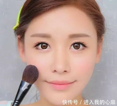 这4种嘴型的女生，特别不好涂口红！看看你是不是也在其中