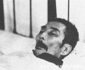 文坛史$鲁迅死前立了七条遗嘱，蒋介石看后都惊叹不已，亲自写下挽联！