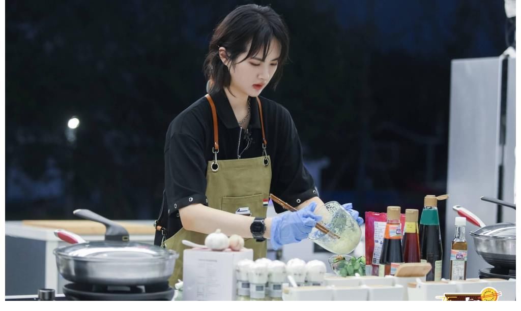 千金小姐|比起宁静,黄晓明更“怕”姚安娜,公主还“抢”了丁真的团宠地位