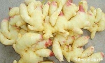 经期|女性经期走后,用生姜涂抹一处,排出体内毒素,手脚也不凉了