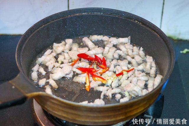  茼蒿茎|这个菜貌不惊人，却营养丰富，可惜很多人冷落了它！