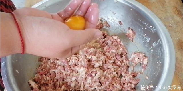 酒店|包子肉馅最忌直接放盐和料酒，酒店大厨教你技巧，肉嫰多汁