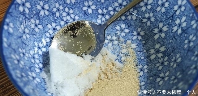 蒸包子|蒸包子时,别再直接上锅蒸了,记住3个诀窍,包子松软好吃不塌陷