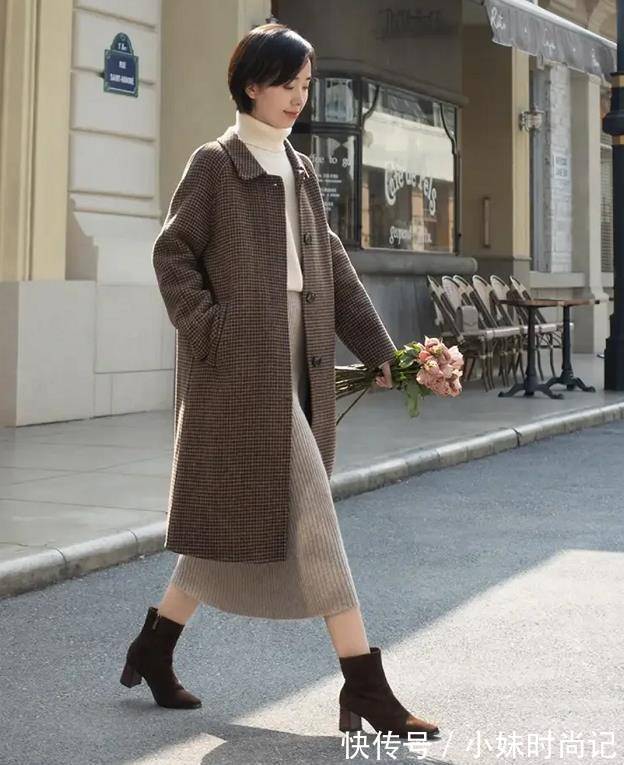 穿法 过了45岁的女人,穿衣只要掌握这几个小妙招,会更有气质