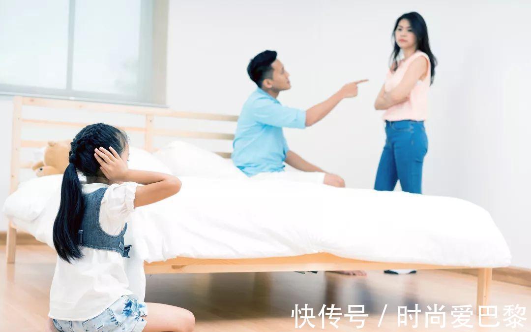 习惯|想让孩子阳光自信,爸爸先自查,改掉3个习惯,娃受益一生