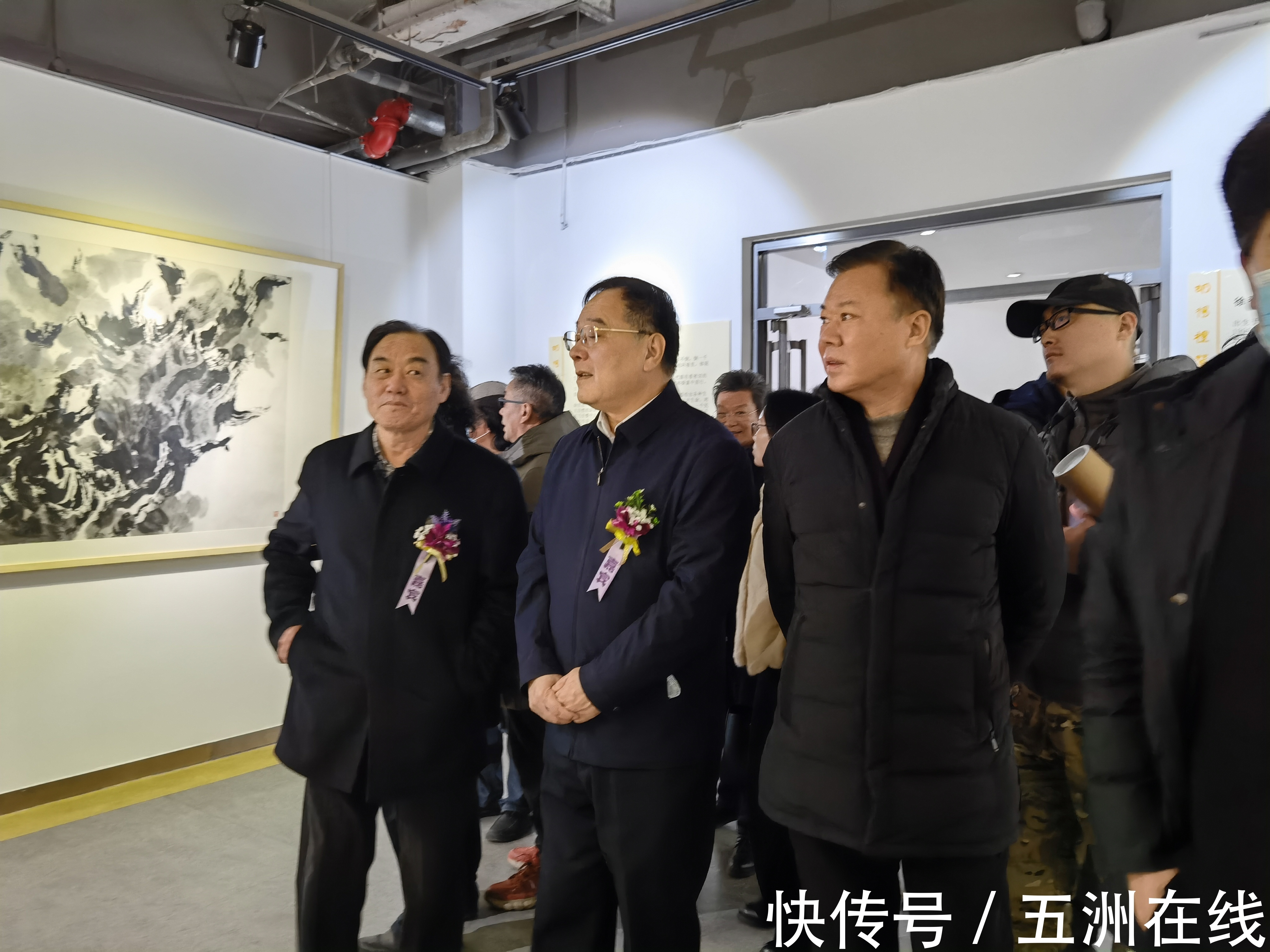 作品展!“胡杨礼赞”徐春林作品展开幕