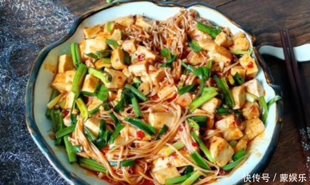 看着十分馋的美食,趁热吃更美味,下饭又暖身