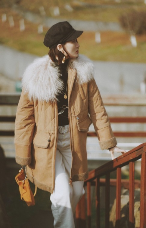 紧身裤 穿来穿去,还是更爱“阔腿裤”,遮肉显瘦又百搭,咋穿都好看