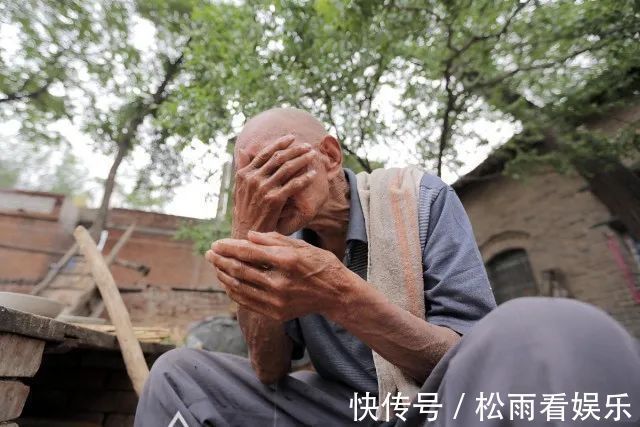 重男轻女|三类父母到了晚年,多半不会被子女孝顺,都是自找的怨不得儿女