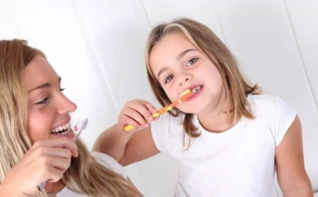 家长|想要宝宝牙齿洁白,这3点家长要做好,帮娃告别“小黑牙”