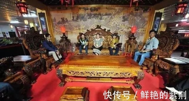 官帽椅&20多吨的黄花梨就出了17件家具,标价1.9亿,卖了5年都卖不出去!