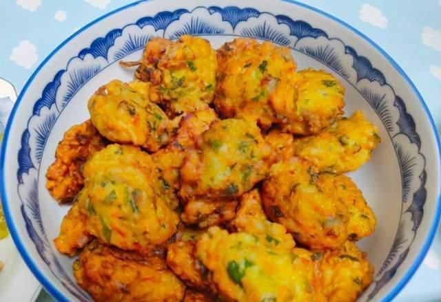 炸萝卜丸子的传统做法,不加盐杀水不放面粉,丸子金黄酥脆不发硬