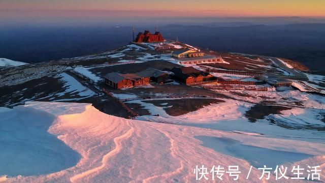 积雪|千年积雪千年松，直上人间第一峰，中国十大名山长白山