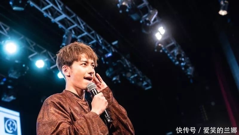 剧中出演猿渡一海的日本知名演员武田航平先生和出演赤羽的荣信先生