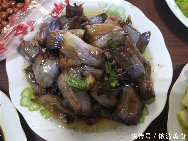 陪男友回老家,准婆婆亲自下厨庆祝,上桌后我的筷子全程没停过!