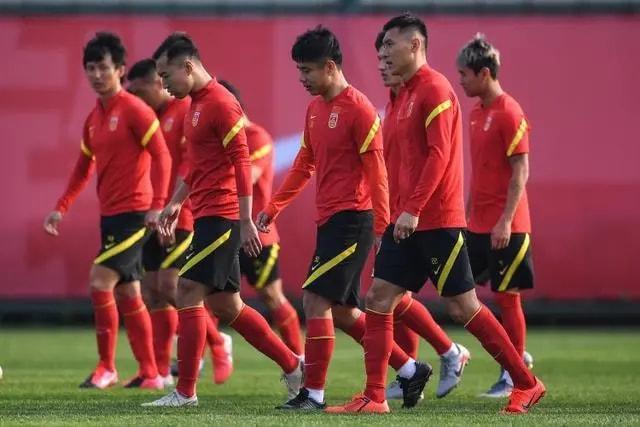 国家队|凌晨1点!中国足协最新决定引发争议,球迷痛骂:真是个奇葩操作