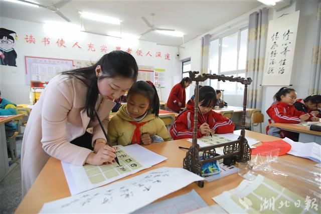 双坝小学|这所近1500名学生的村级小学：“课程套餐”促“双减”多彩活动嗨校园