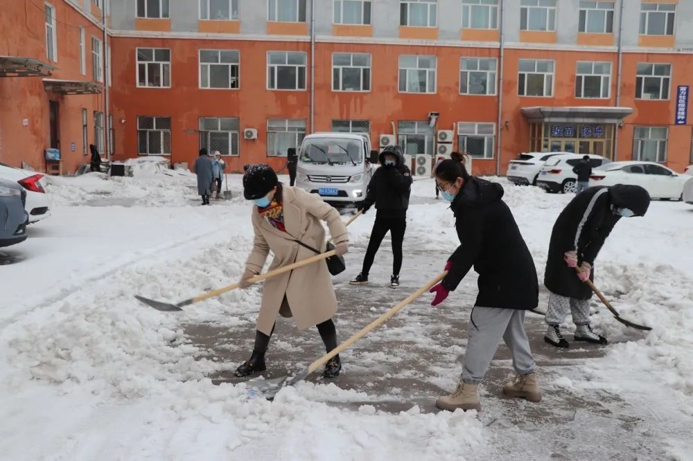 中医医院|鹤岗市中医医院丨以雪为令 确保畅通